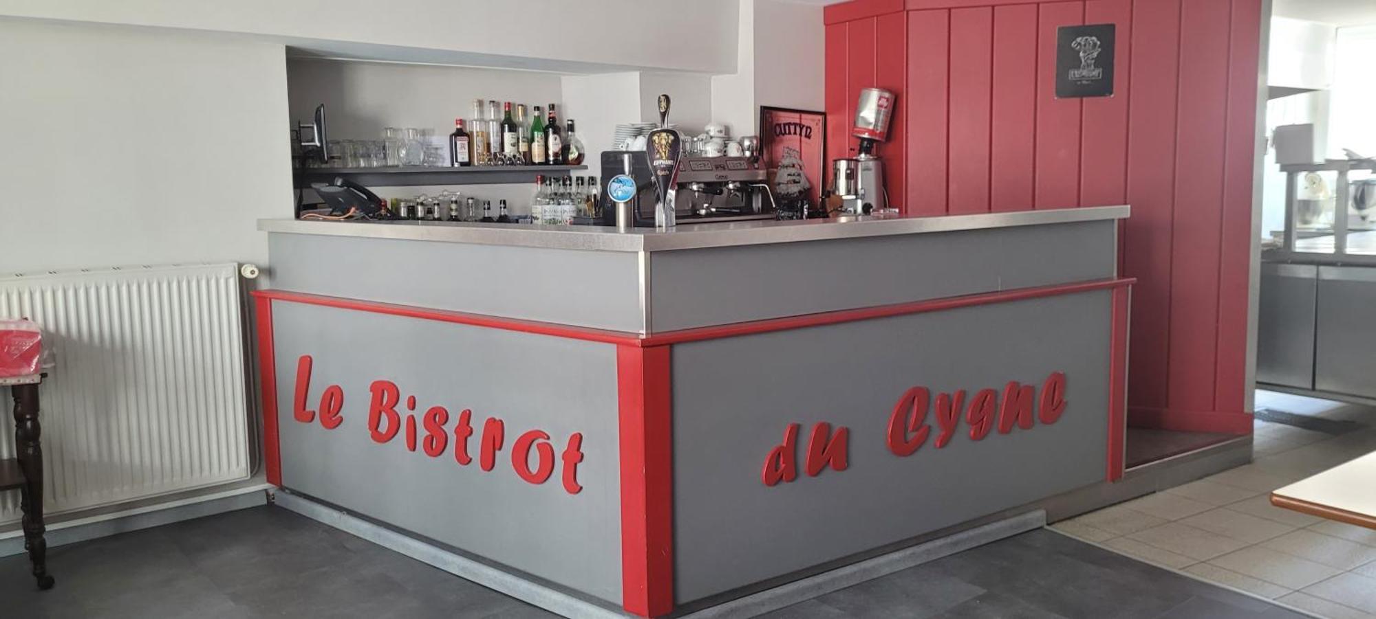 Logis Hotel Restaurant Le Cygne Yssingeaux Eksteriør billede